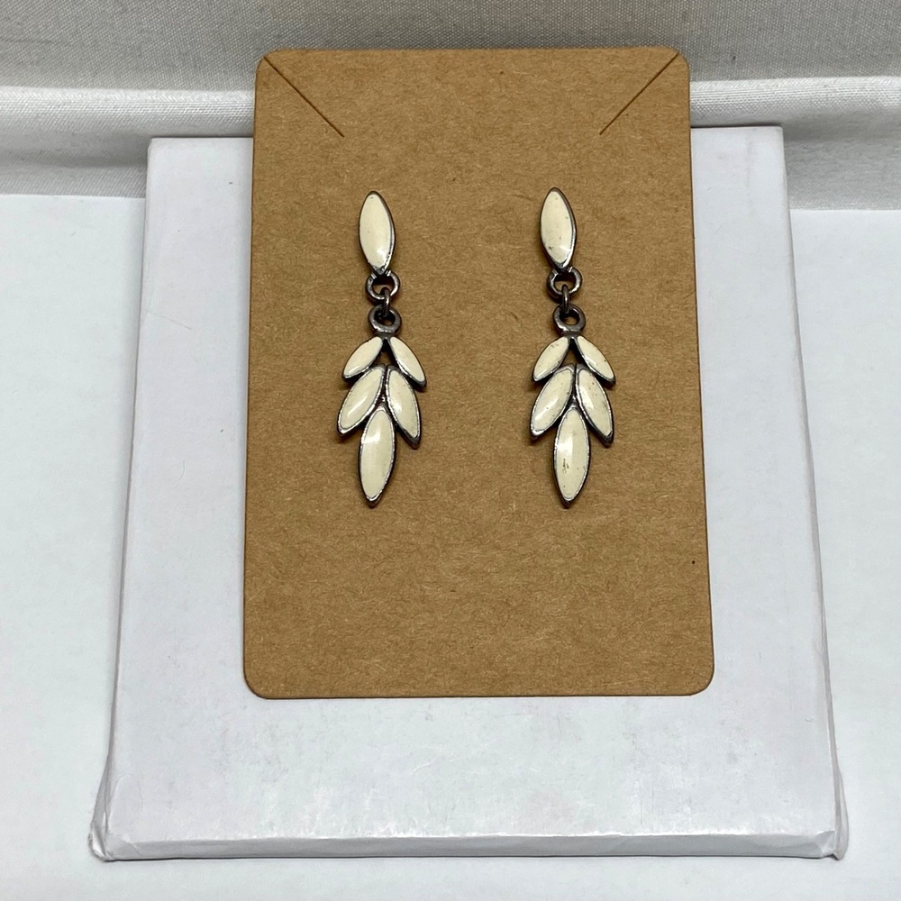 Vintage Trifari Dangle Earrings 1.25" Off White Paint Silver Tone Post Retro EUC